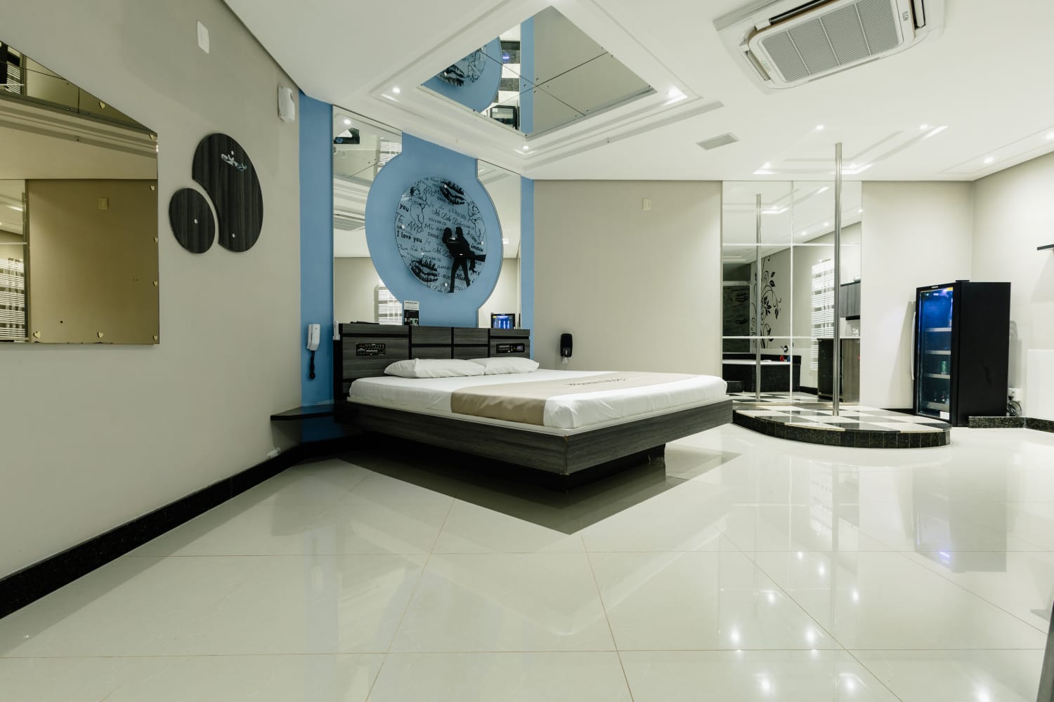 Suíte 8 — Suite Lounge