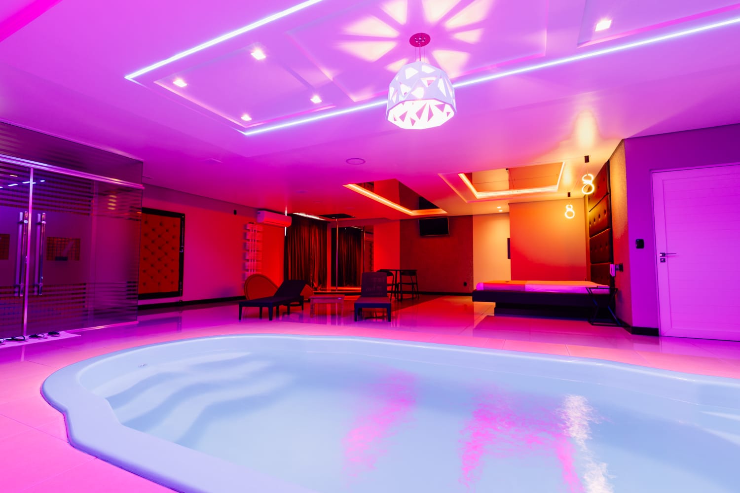 Velit Pool